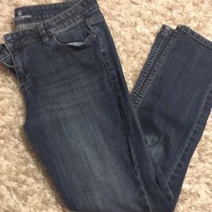 Liz Claiborne city fit medium wash jeans